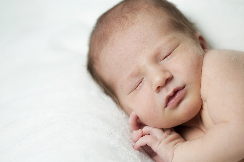 Newborn baby photo